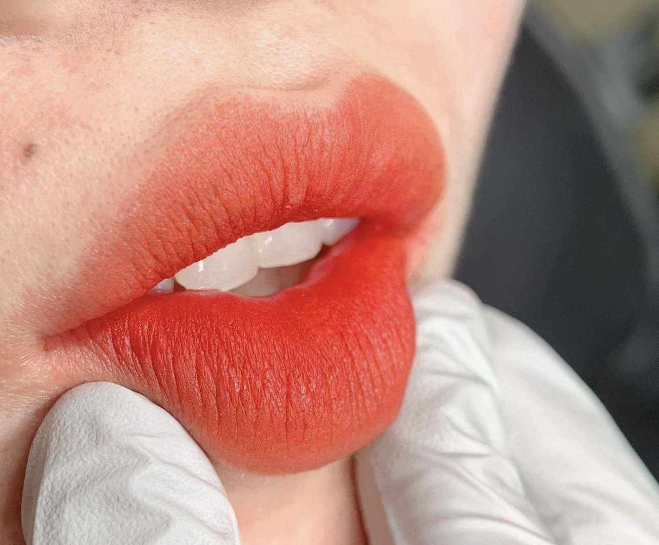 Lip Blushing